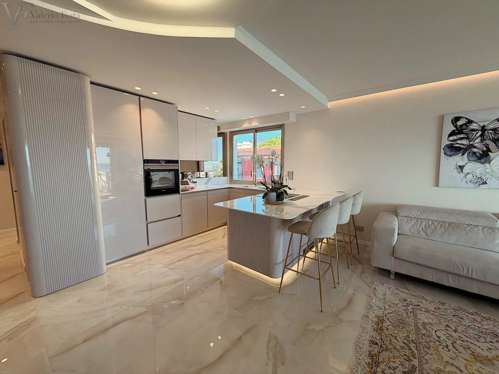 Vendita Appartamento 3 vani 89.2 m² Roquebrune-Cap-Martin