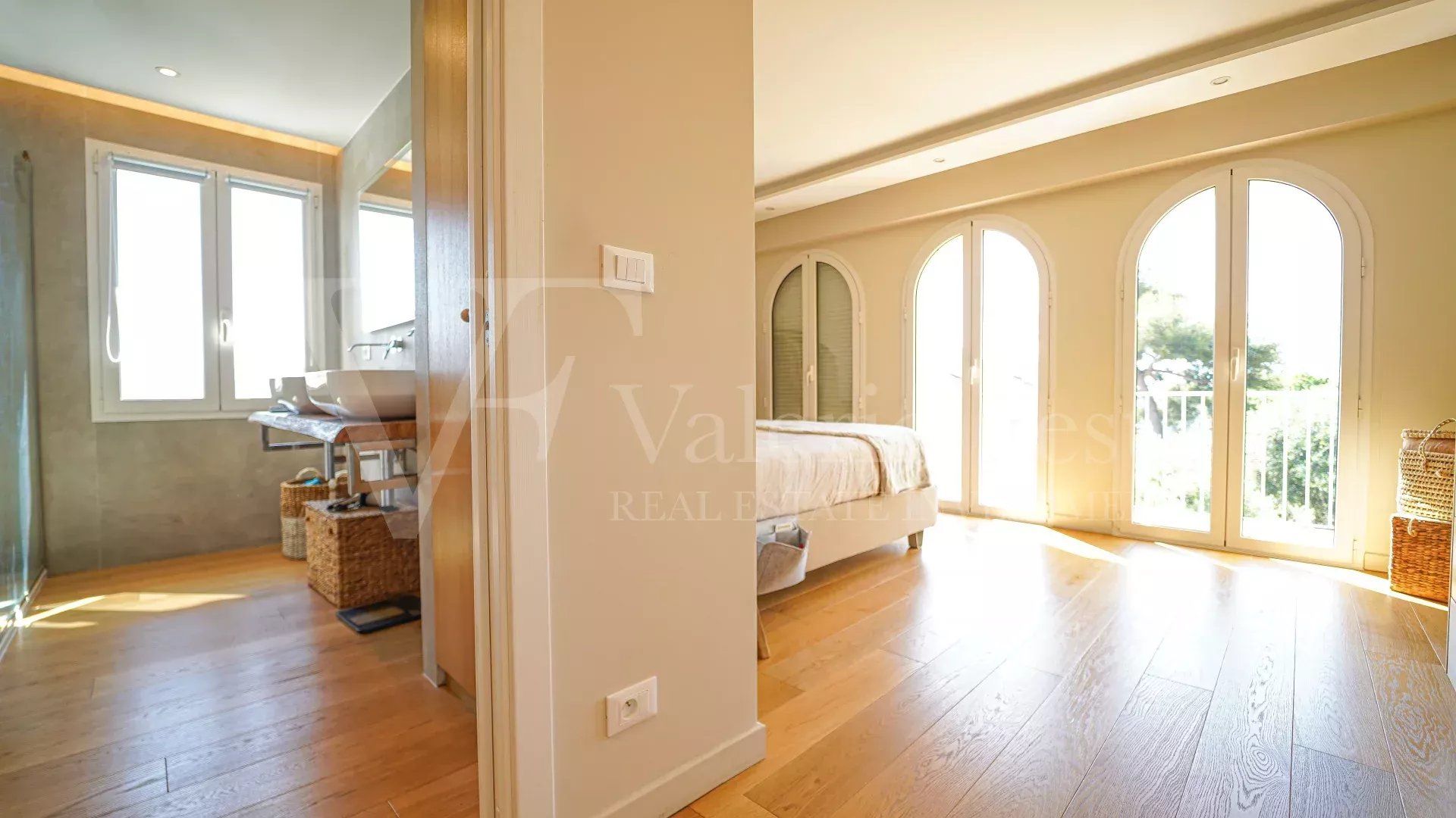 Sale Villa 5&nbsp;rooms 160&nbsp;m² Roquebrune-Cap-Martin