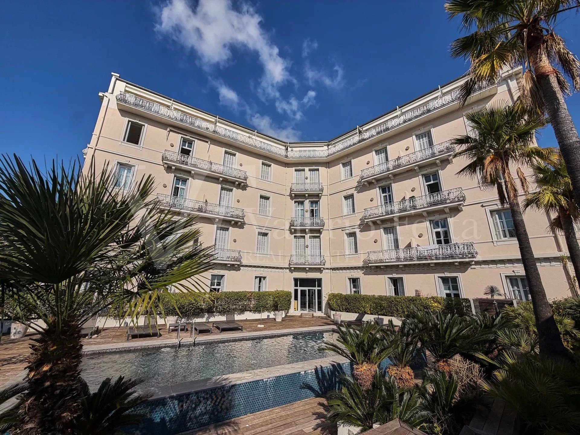 Sale Apartment 4&nbsp;rooms 105.64&nbsp;m² Beaulieu-sur-Mer
