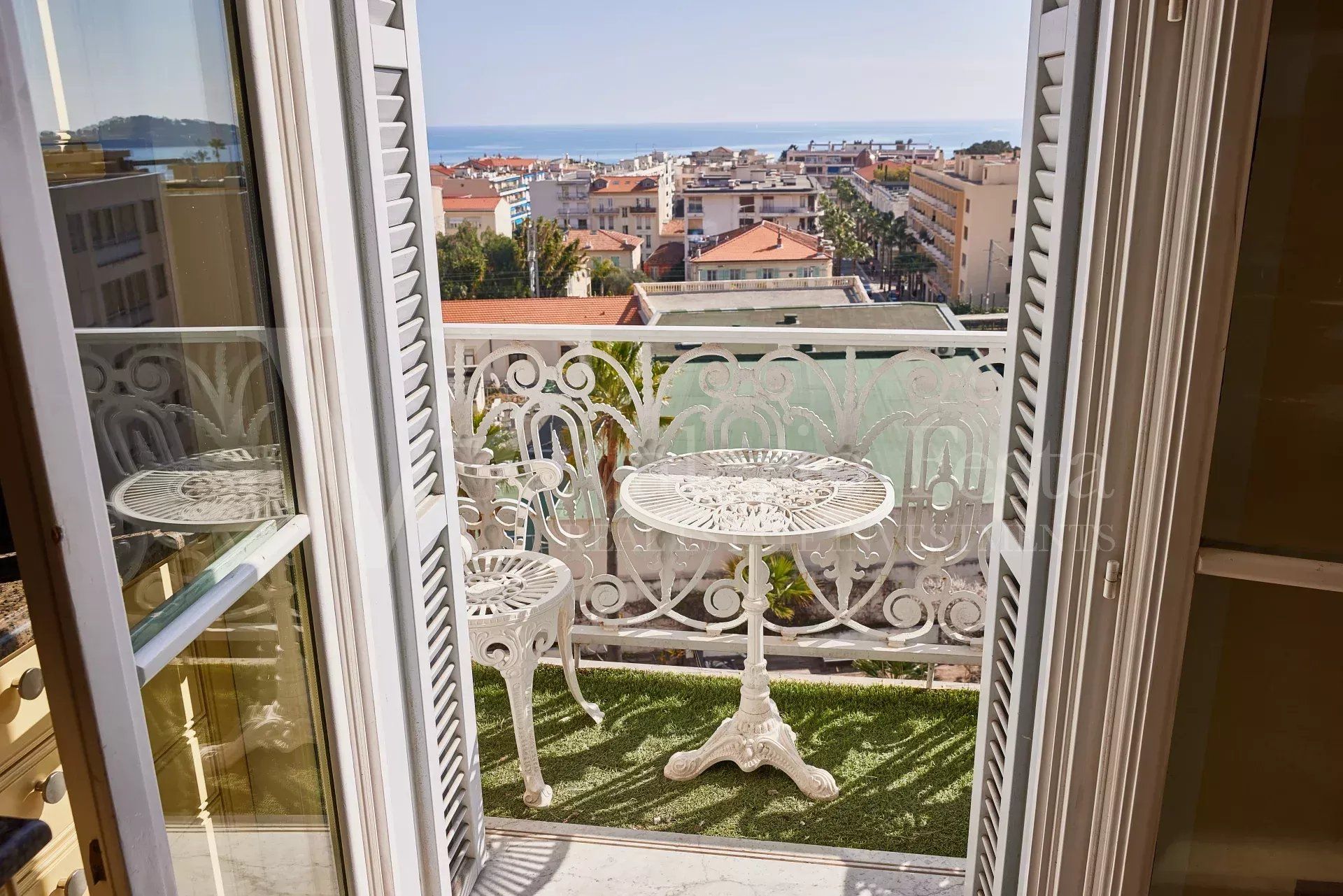 Sale Apartment 4&nbsp;rooms 105.64&nbsp;m² Beaulieu-sur-Mer