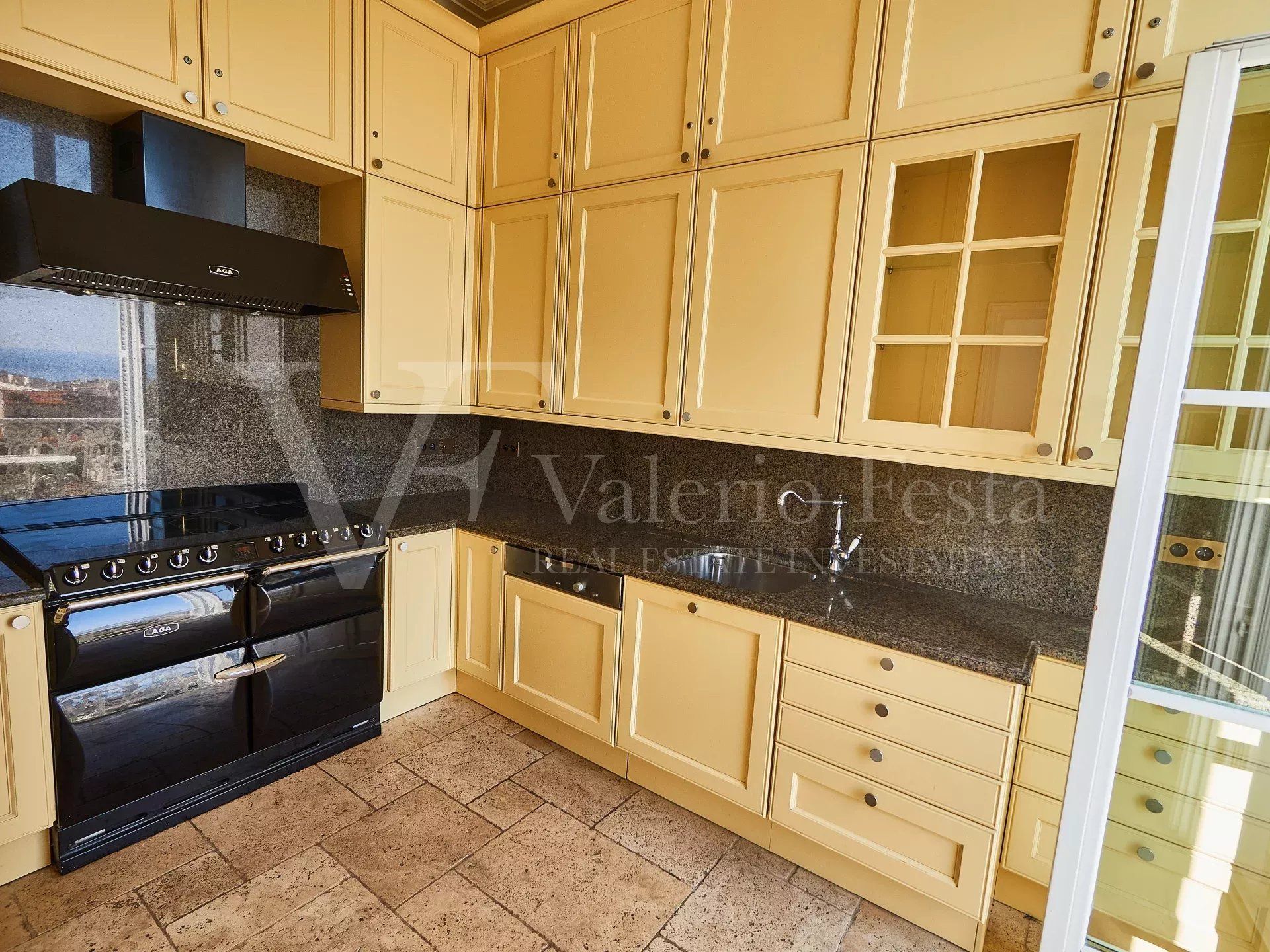 Sale Apartment 4&nbsp;rooms 105.64&nbsp;m² Beaulieu-sur-Mer