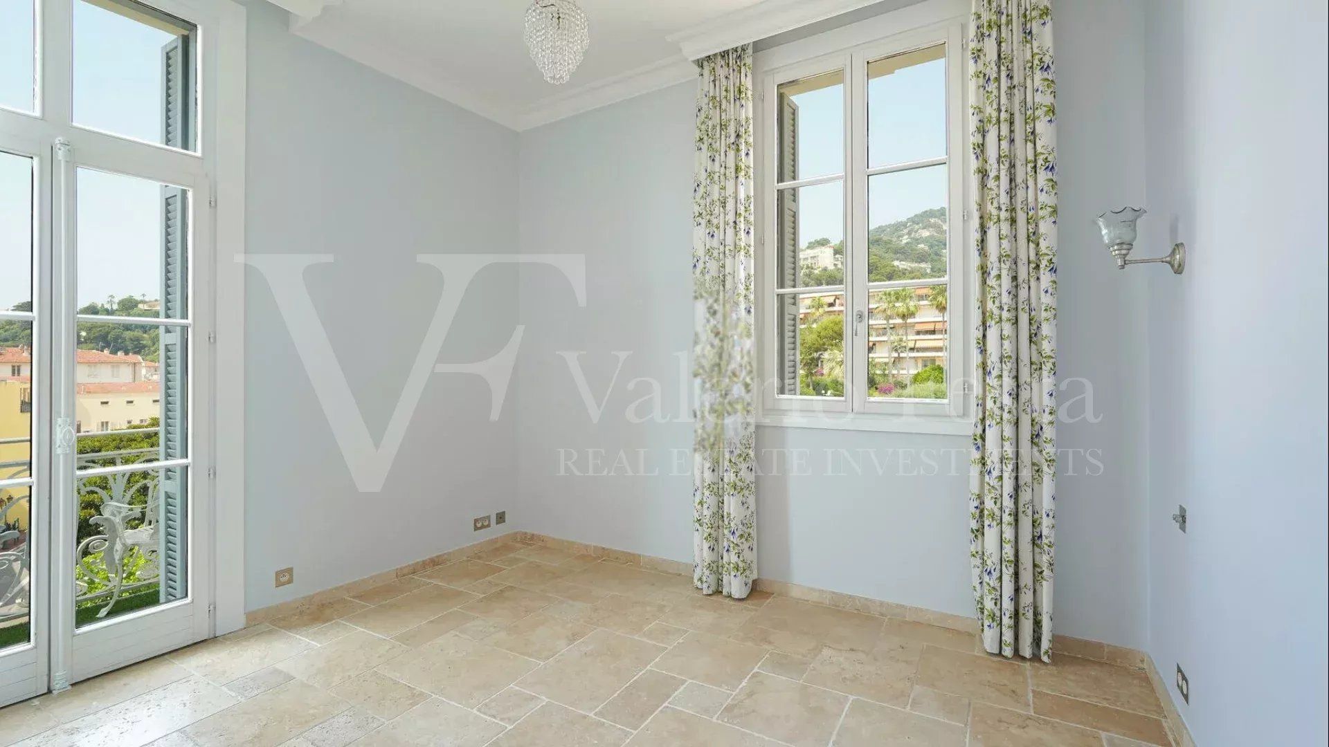 Sale Apartment 4&nbsp;rooms 105.64&nbsp;m² Beaulieu-sur-Mer