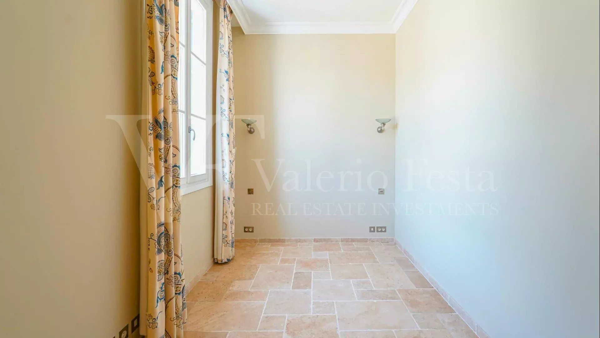 Sale Apartment 4&nbsp;rooms 105.64&nbsp;m² Beaulieu-sur-Mer