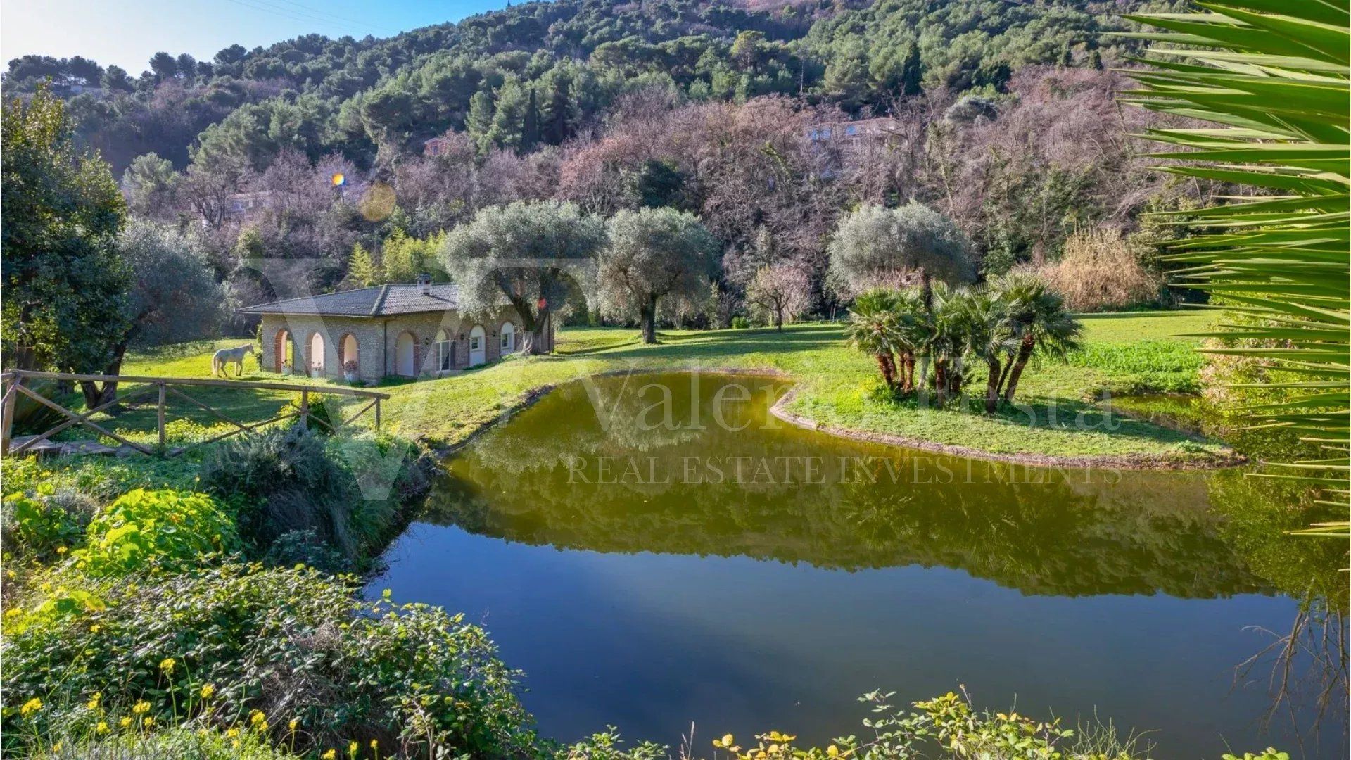 Vente Villa 856.7&nbsp;m² Gorbio