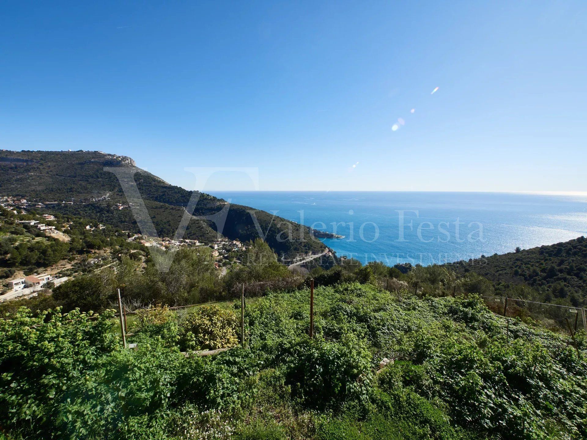 Sale Buildable land 1044&nbsp;m² Èze
