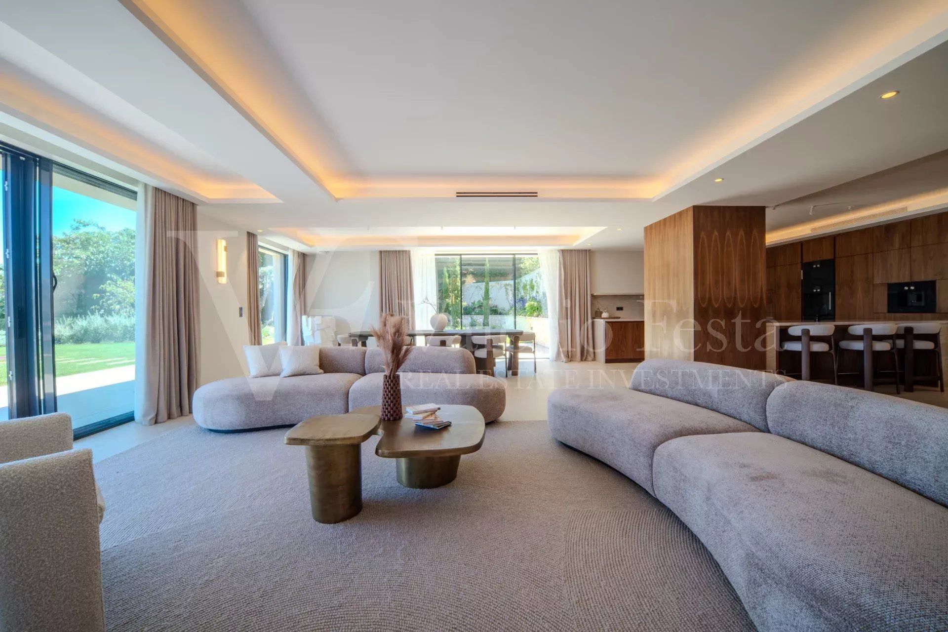 Sale Villa 6&nbsp;rooms 360.05&nbsp;m² Nice