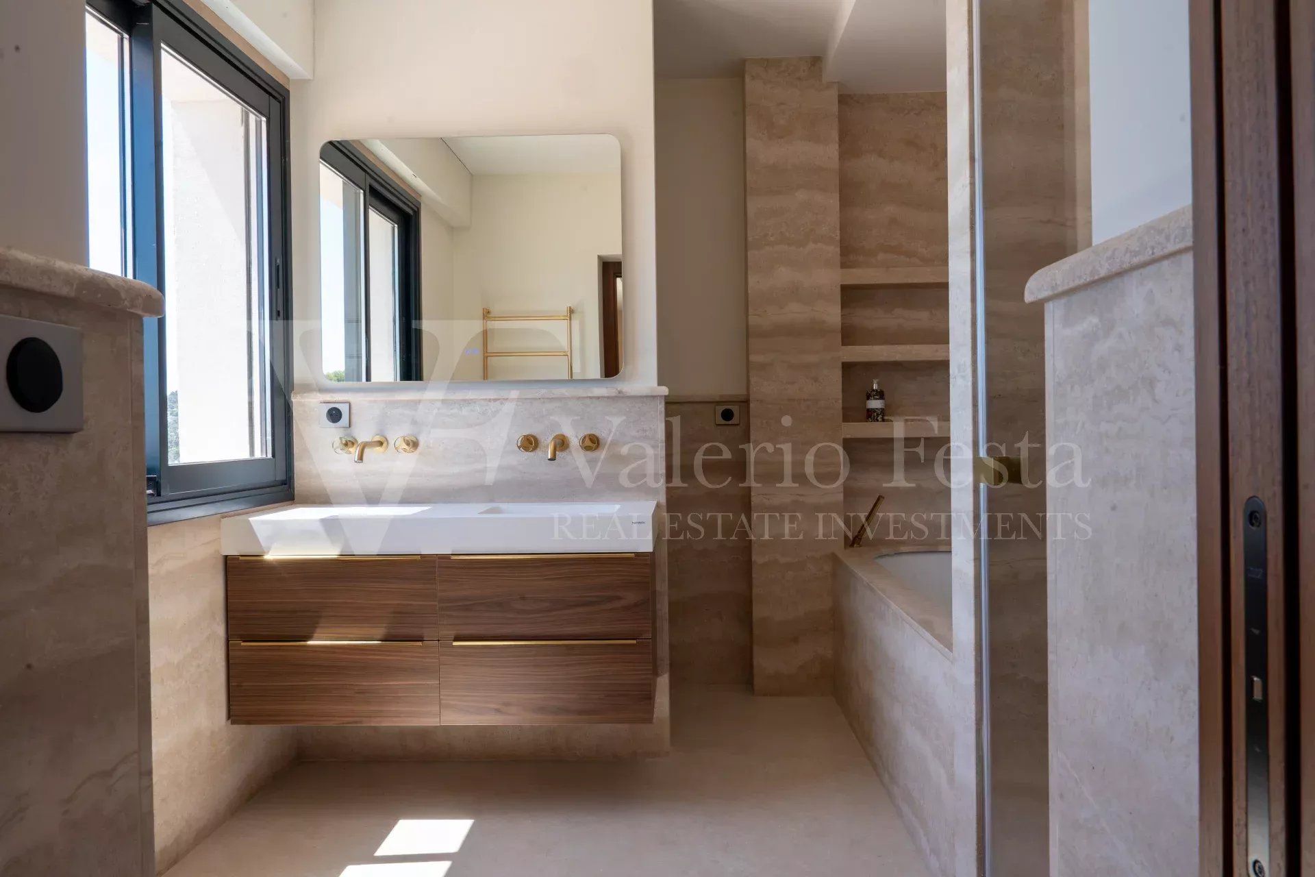 Sale Villa 6&nbsp;rooms 255.81&nbsp;m² Beausoleil