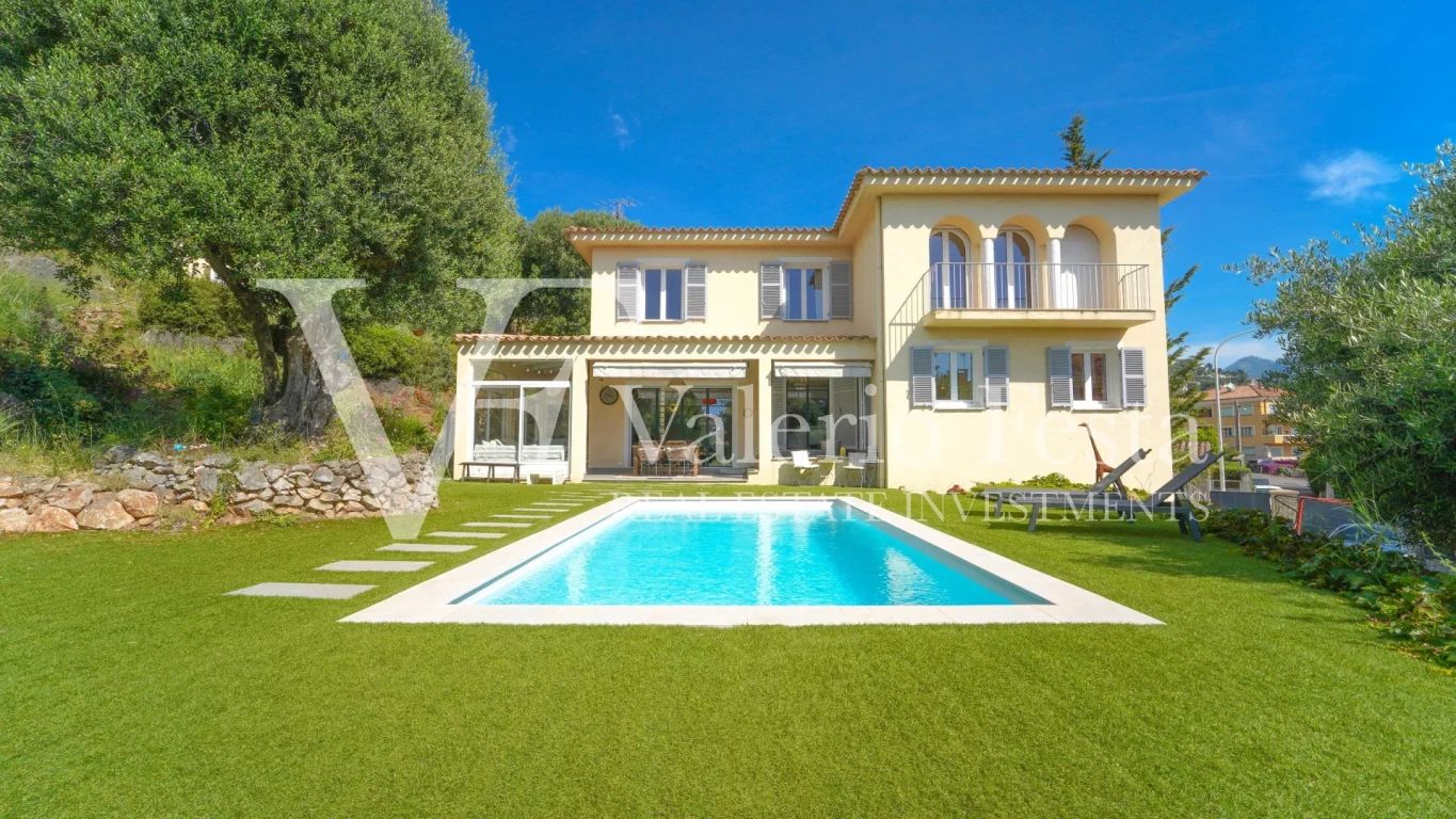 villa 5 rooms for sale on Roquebrune-Cap-Martin (06190) - See details