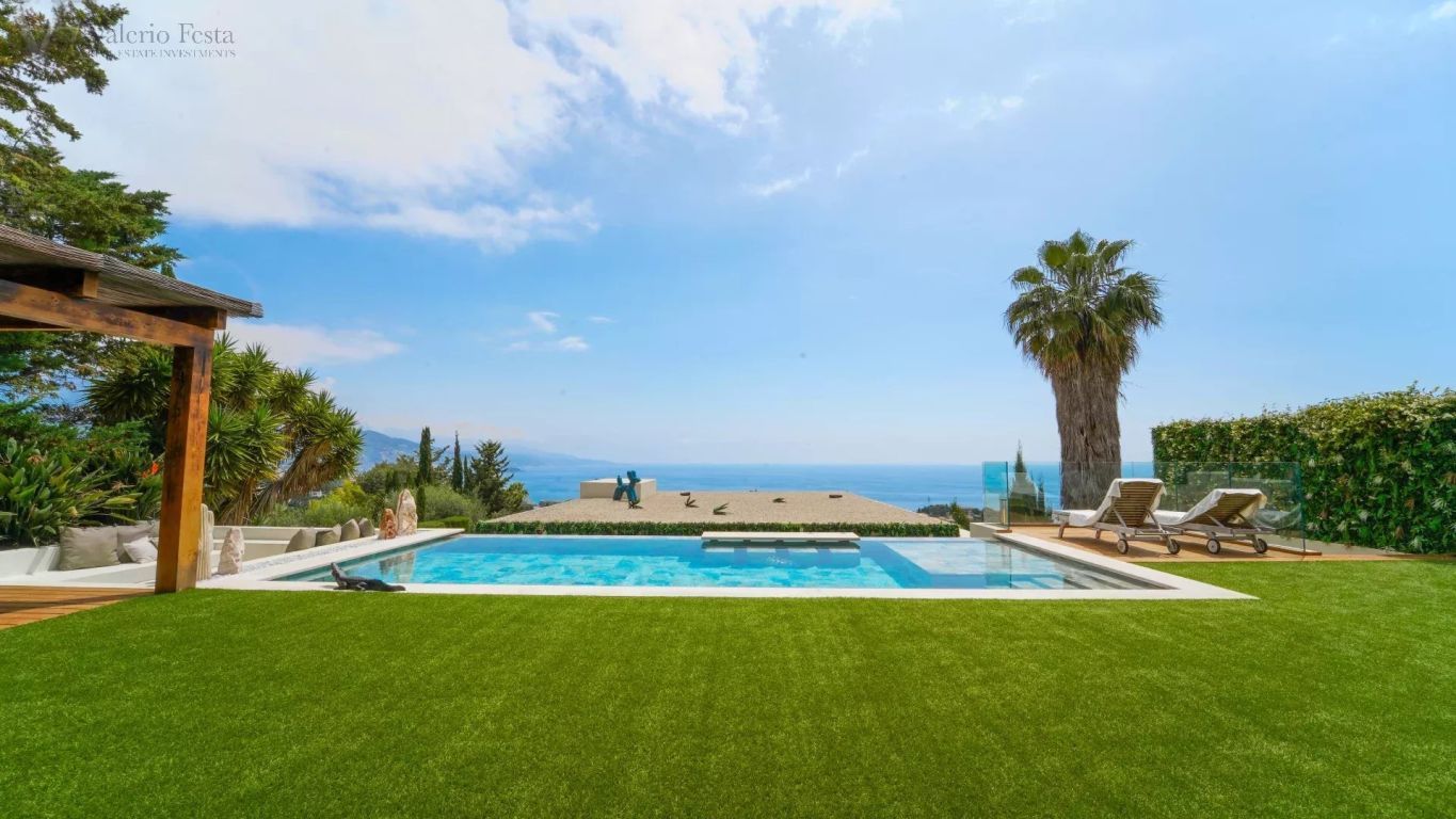 villa 5 vani in vendita su Roquebrune-Cap-Martin (06190) - Maggiori dettagli