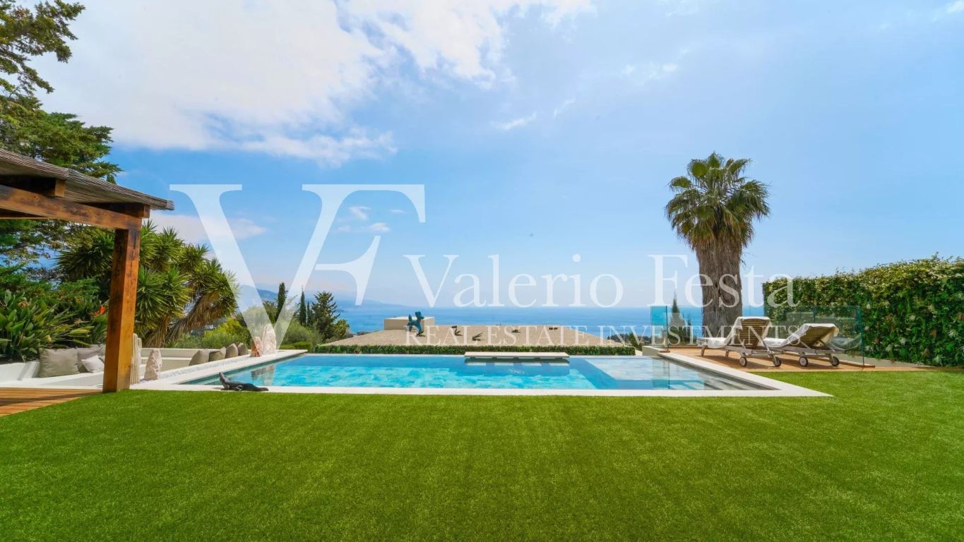 villa 5 rooms for sale on Roquebrune-Cap-Martin (06190) - See details