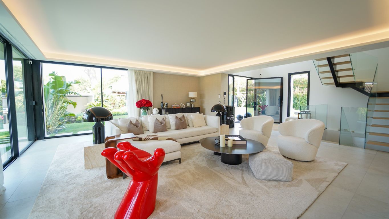 Sale Villa 6 rooms 365 m² Roquebrune-Cap-Martin