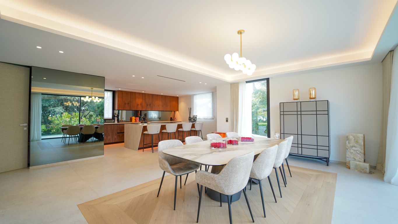 Sale Villa 6 rooms 365 m² Roquebrune-Cap-Martin
