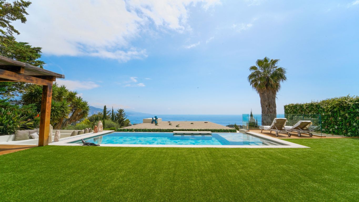 villa 5 rooms for sale on ROQUEBRUNE CAP MARTIN (06190) - See details
